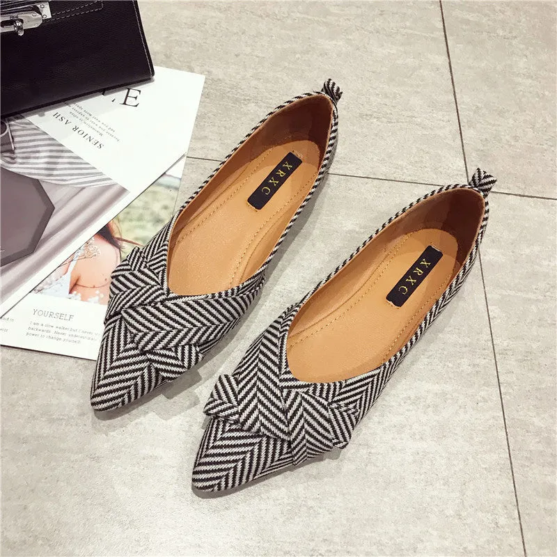 Checkered Pointed Shallow Mouth Flat Shoes for Women