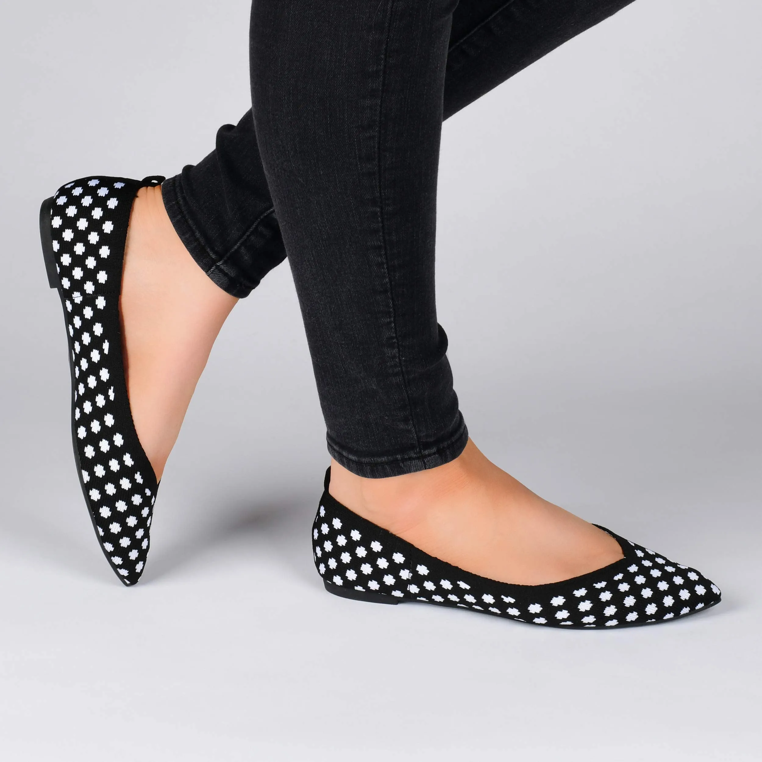 Journee Womens Tayleen Tru Comfort Foam Wide Width Slip On Pointed Toe Ballet Flats Leopard