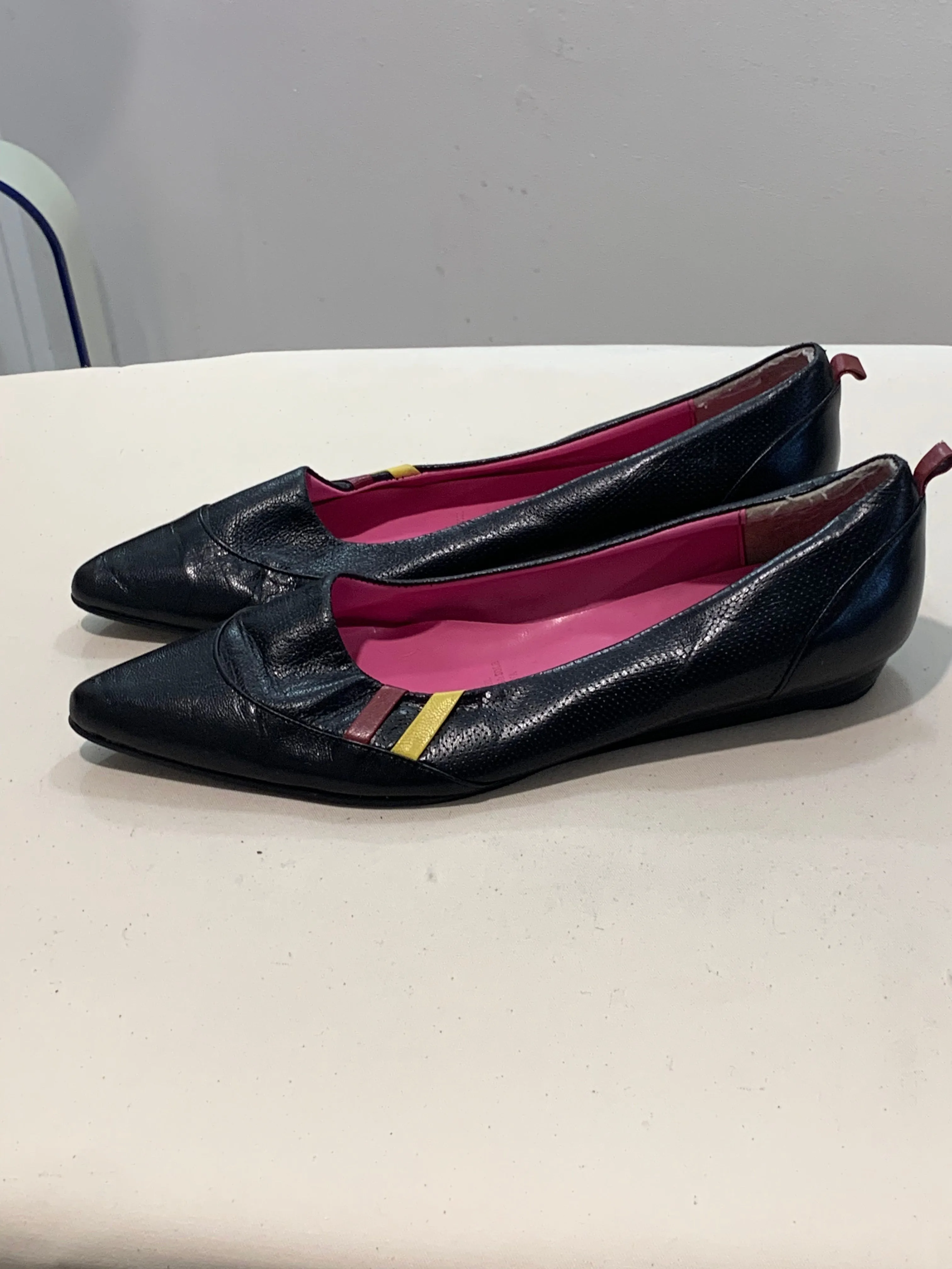 Leather flats with sporty stripes, 40