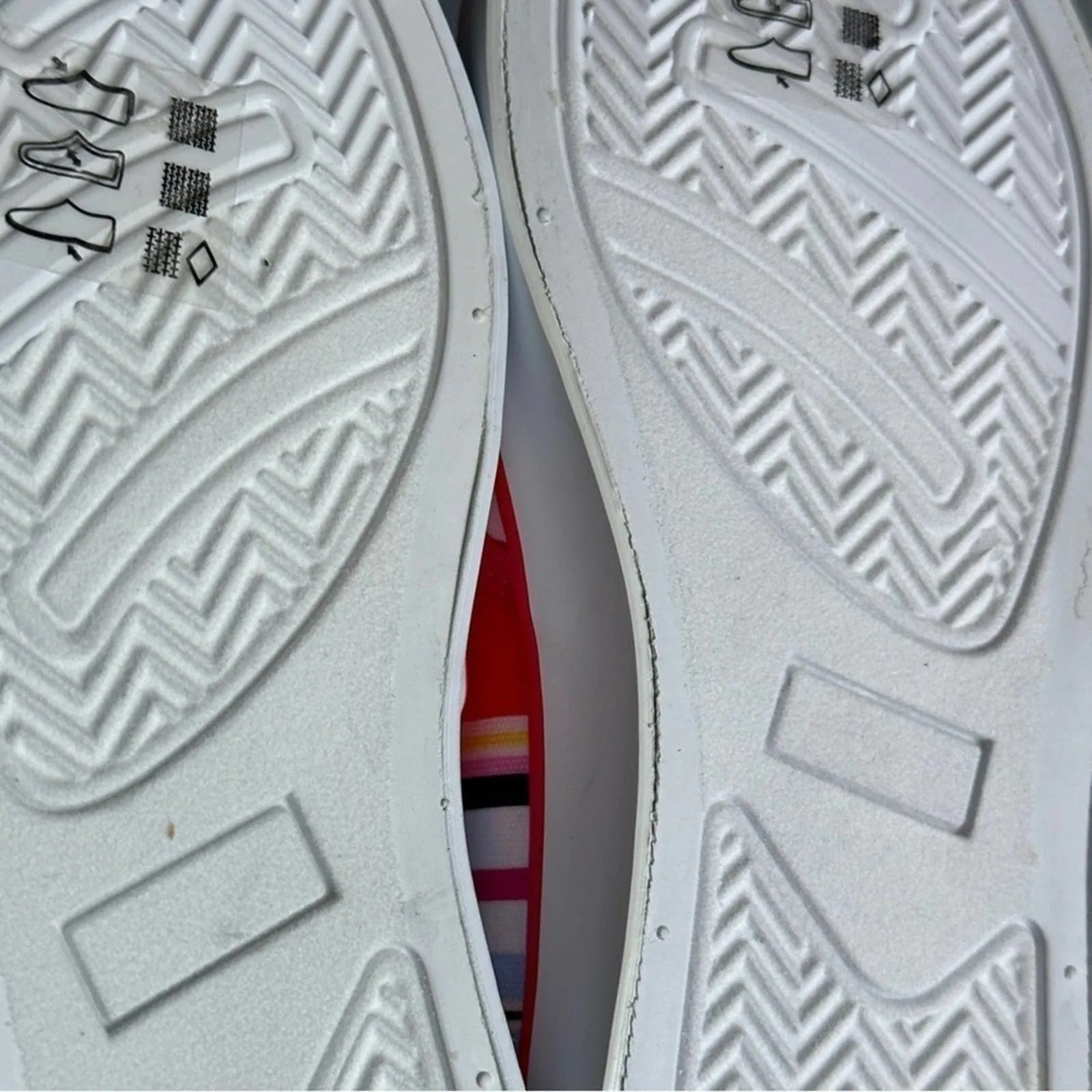 PanacheProse Gymboree Little Girl’s Size 1 Floral Canvas Shoes Tennis Flat Sneakers Brand New
