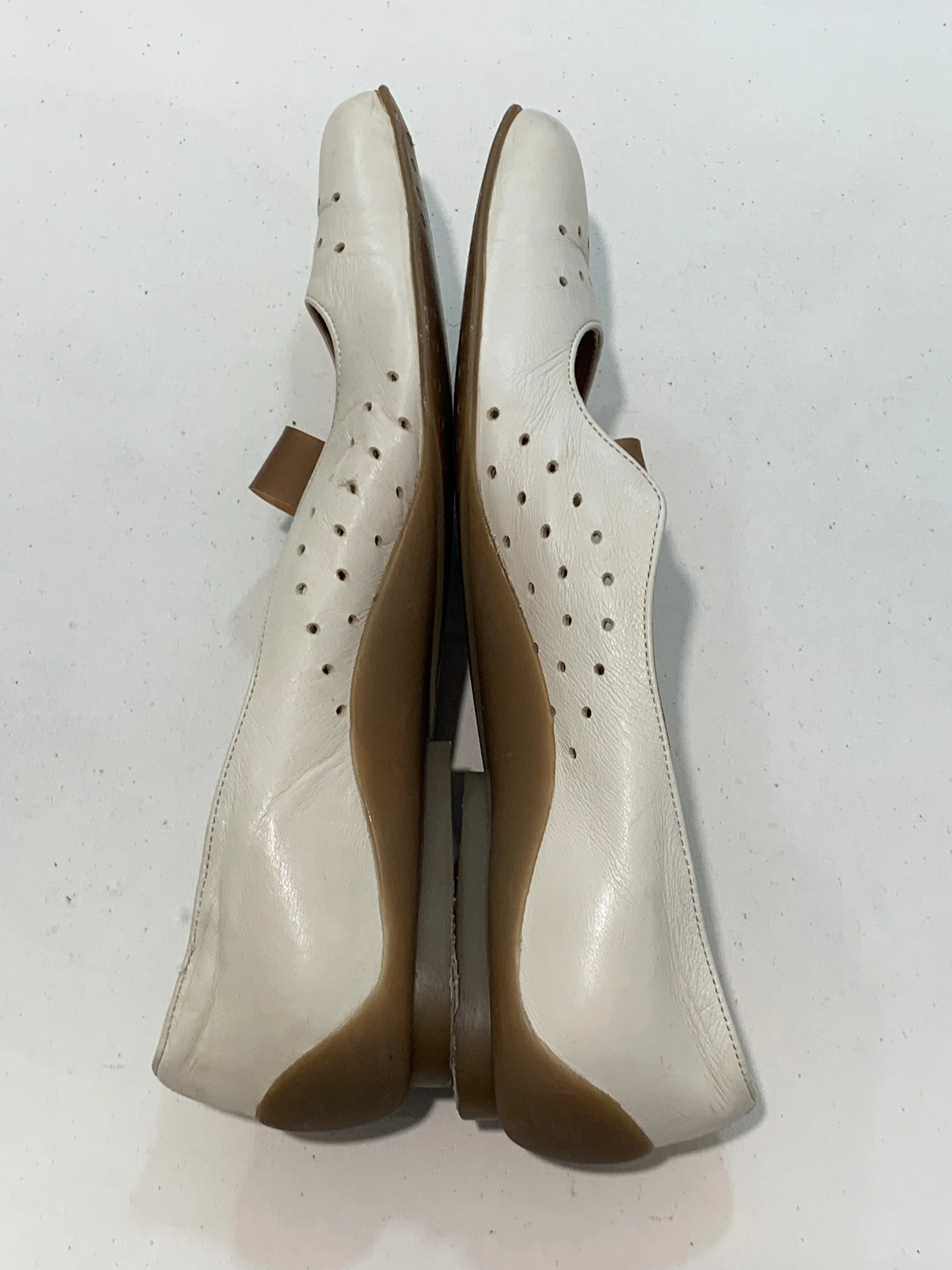 Perforated leather flats, 37.5