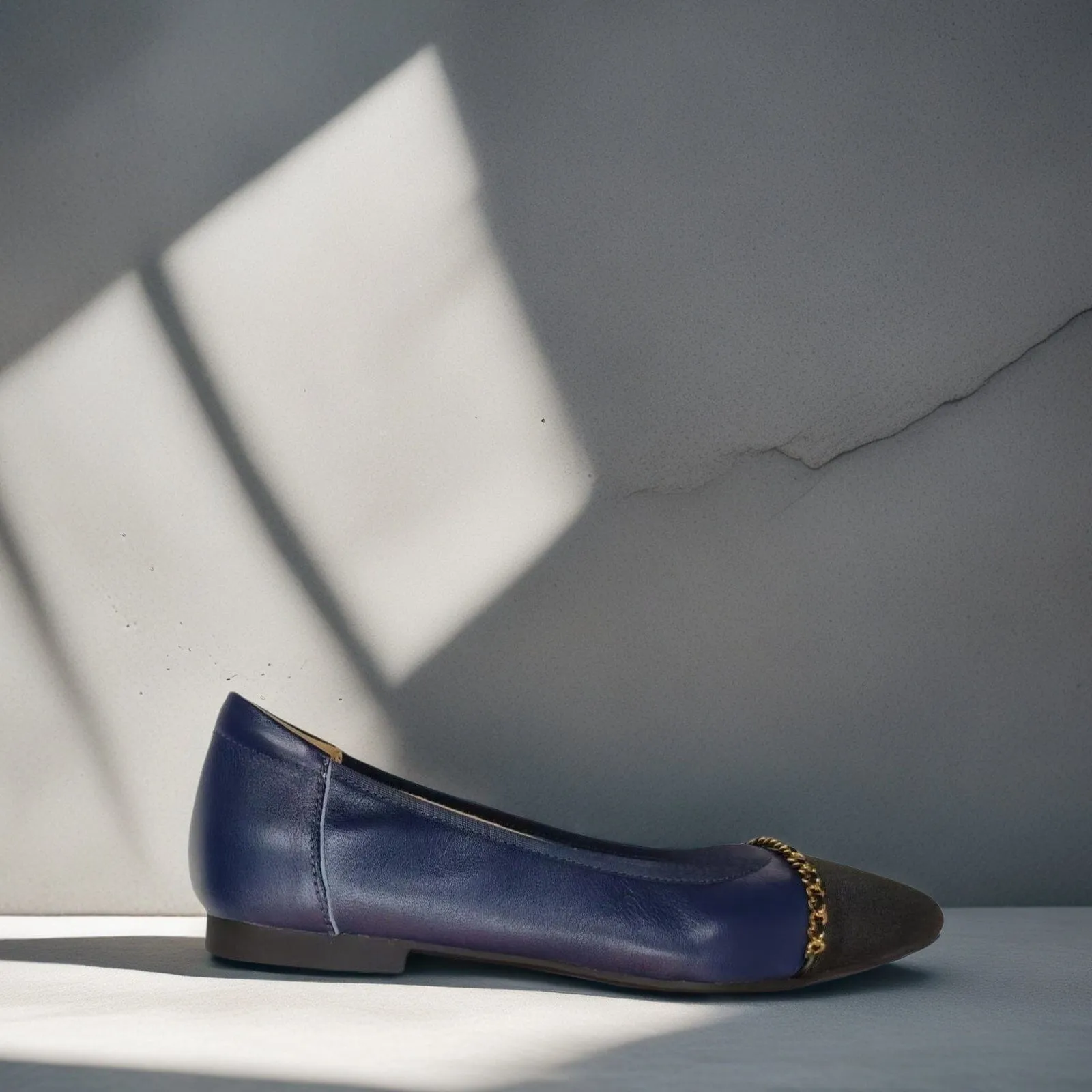 SS23001  Pointy Leather pumps with chain detail and extra cushion( new arrival )